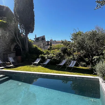 Dom wakacyjny Pres D'avignon Maison Luxe Vue Terrasses Piscine *