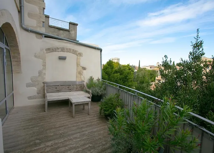 Holiday home Pres D'avignon Maison Luxe Vue Terrasses Piscine