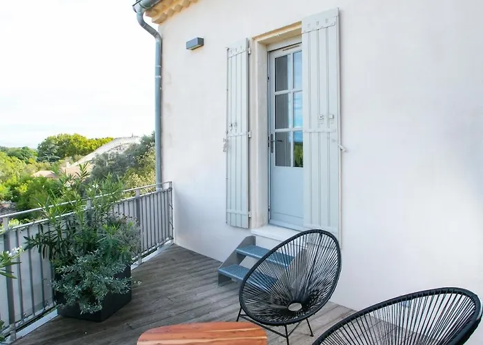 Holiday home Pres D'avignon Maison Luxe Vue Terrasses Piscine